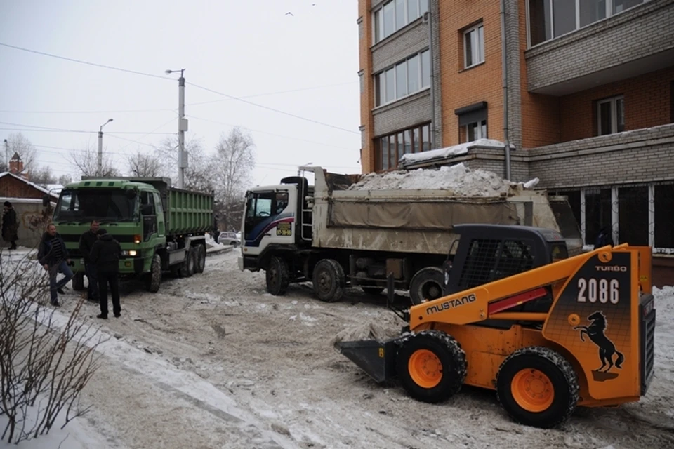 От снега в Иркутске очистили 225 улиц за сутки