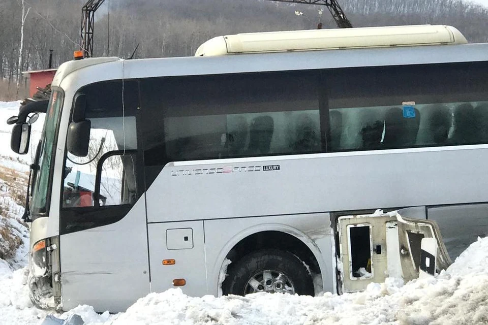 Автобус, перевозивший работников ССК "Звезда" попал в ДТП