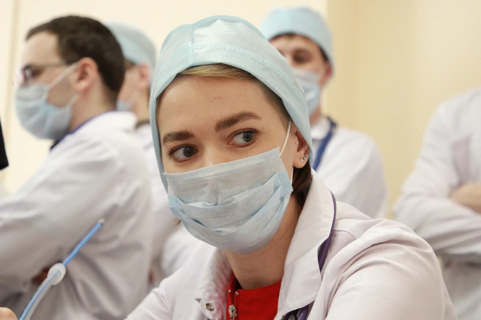 Полностью вакцинировались от ковид пока только около трех тысяч курян