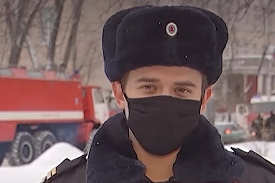 Сержант Максим Кравченко спас женщину из огня