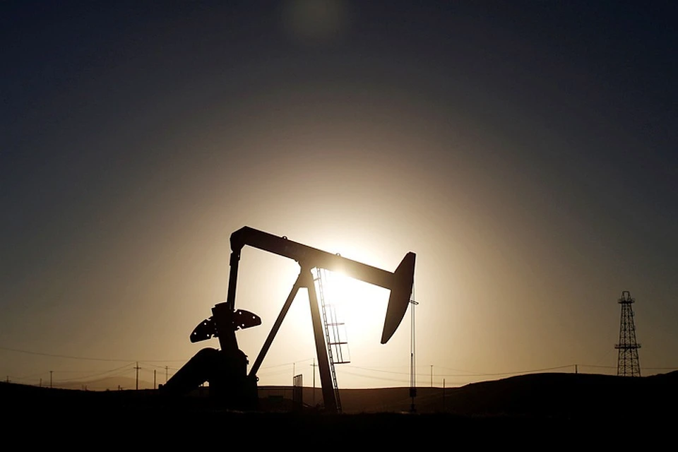 Новак: цена на нефть в 2021 году составит 45-60 долларов