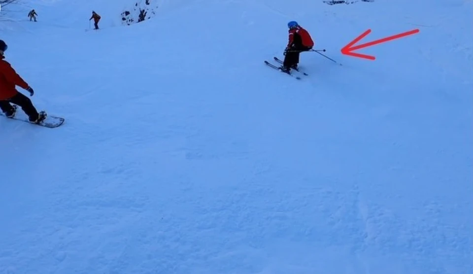 Тот самый лыжник за секунду до несчастного случая. Фото: кадр из видео/instagram.com/dilan_rub