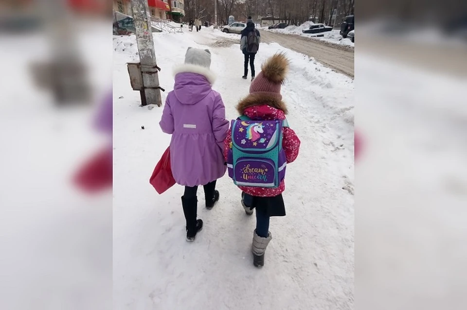 Температура воздуха в школе Кунгура была ниже нормы.