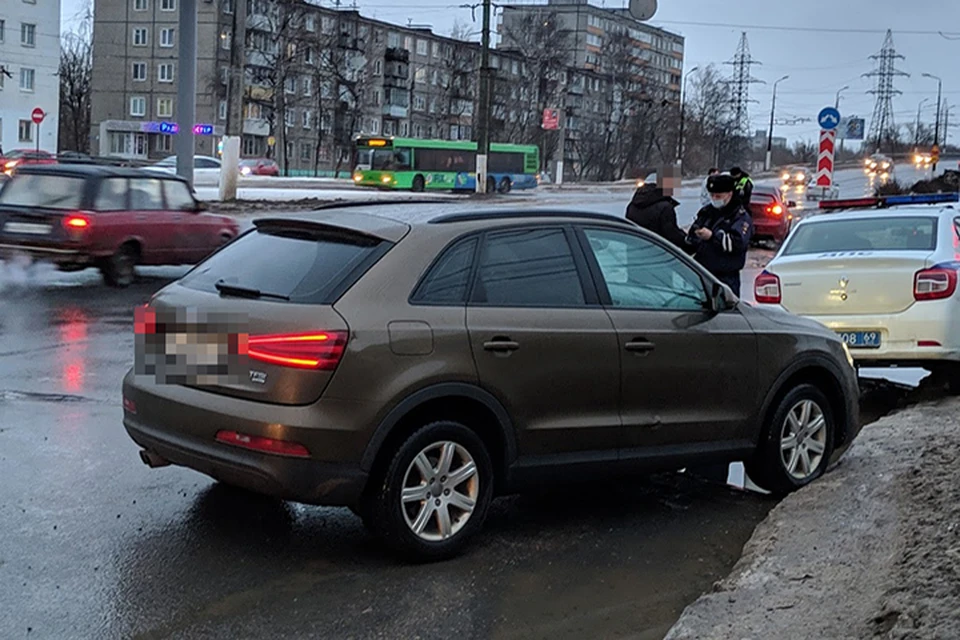 Мужчина на "Ауди" напал с баллончиком на другого водителя Фото: pikabu.ru