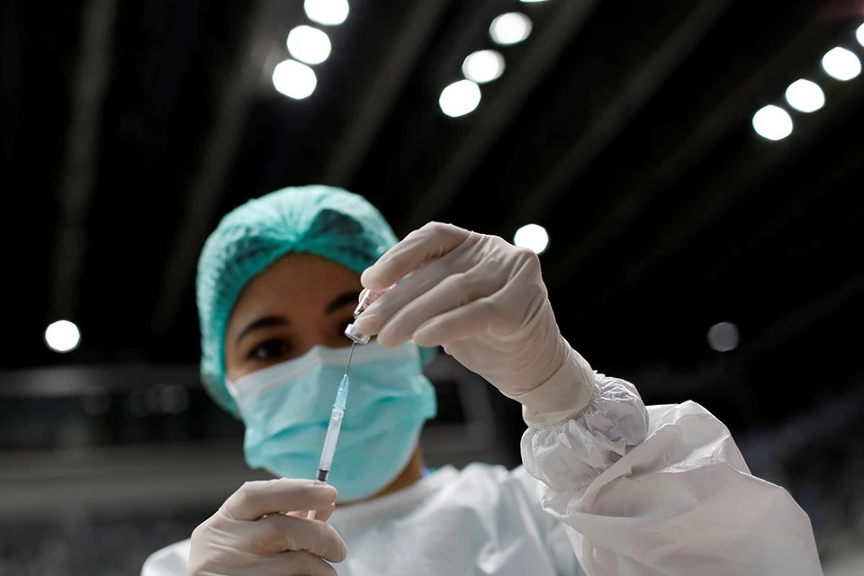 В конце прошлого года украинское госпредприятие «Медицинские закупки» и компания «Лекхим» действительно заключили контракт на поставку 1,9 млн. доз китайской вакцины от COVID-19 CoronaVac производства китайской компании Sinovac.