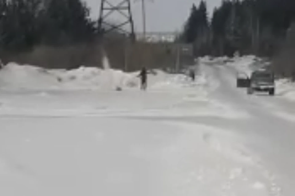 Все случилось около бывшего металлургического завода. Фото: кадр с видео, опубликованного Сергеем Самковым