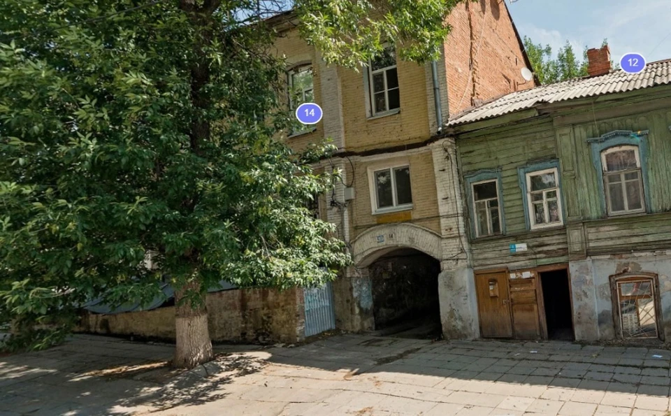 Дома на Бабушкином взвозе в Саратове. Кадр сервиса Яндекс.Карты