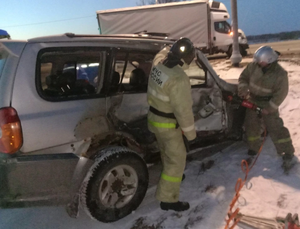 Пожилая женщина получила травмы в ДТП на трассе в Смоленской области. Фото: ГУ МЧС России по Смоленской области.
