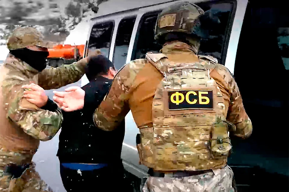 ФСБ и МВД пресекли деятельность жителей страны, причастных к восстановлению боевых свойств гражданских образцов оружия в подпольных мастерских и их сбыту.