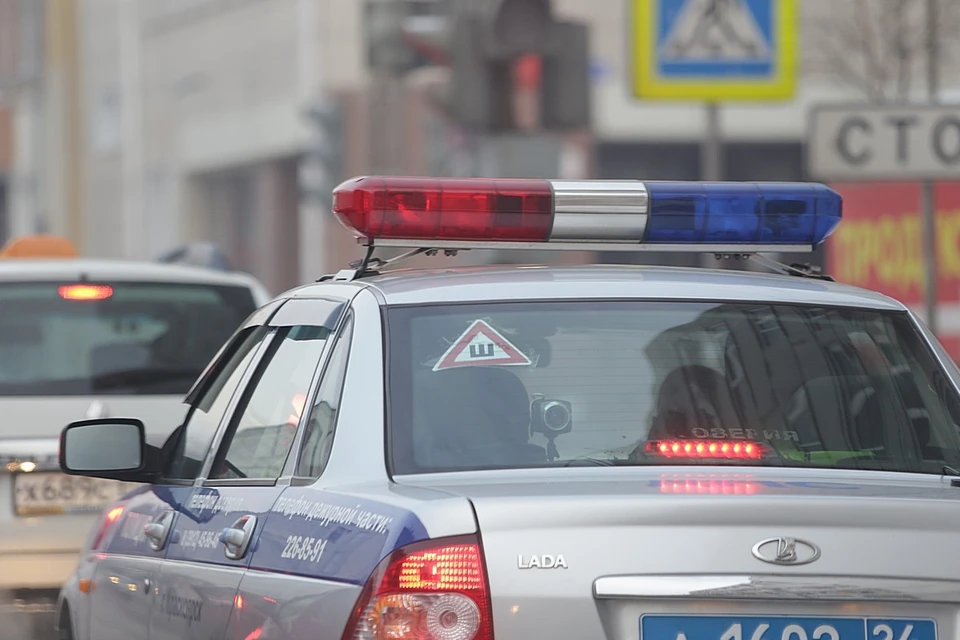 Машину и детей у автолюбительницы забрали