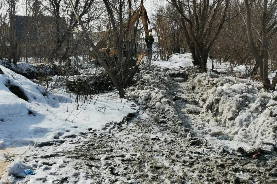 Работу у реки