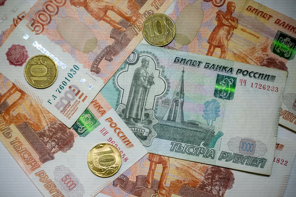 Учительница лицея из Ангарска "подарила" мошенникам 2,5 миллиона рублей