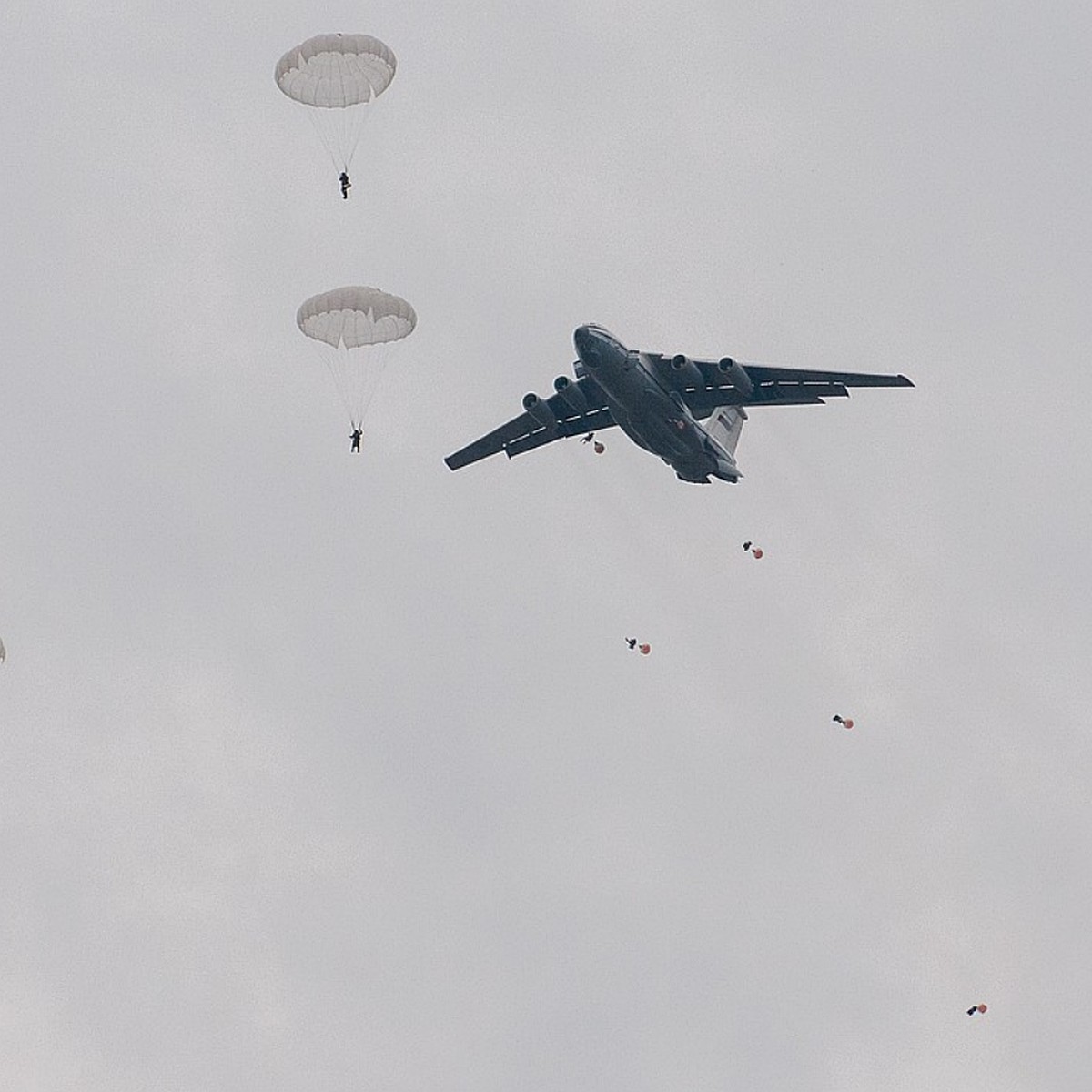 В Крыму разместится новый полк воздушно-десантных войск - KP.RU