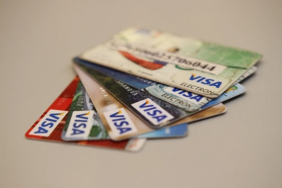 Экономист заявил, что россияне перестанут пользоваться пластиковыми картами через 5 лет