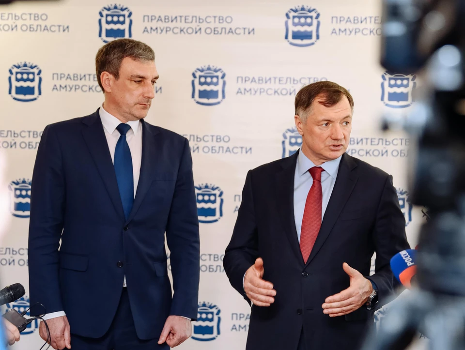 За время своего визита Заместитель Председателя Правительства обсудил большой перечень вопросов с главой области. Фото: Правительство Амурской области