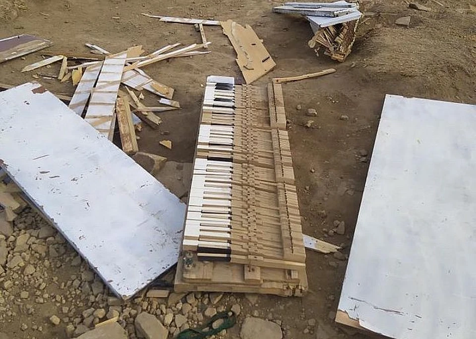 Вандалы уничтожили музыкальный инструмент. Фото: Instagram/blog_vladivostok
