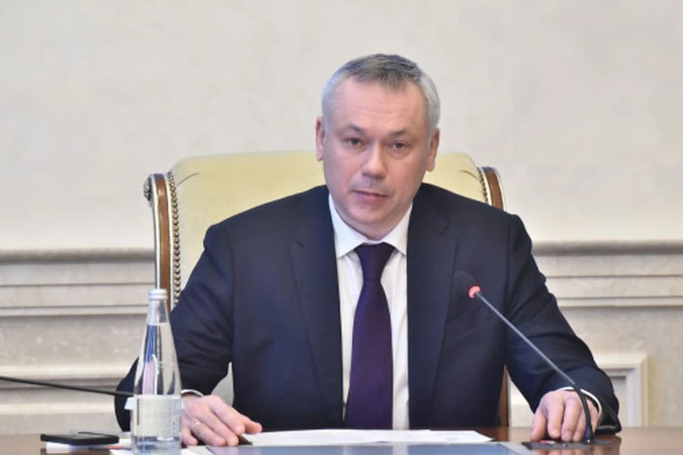 Андрей Травников предложил совместить сроки проведения ежегодных обязательных профосмотров с возможностью вакцинации от коронавируса. Фото: Правительство Новосибирской области