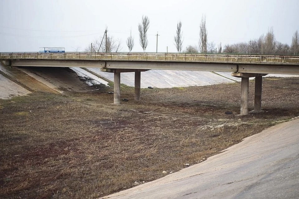 Украина перекрыла Северо-Крымский канал в 2014 году
