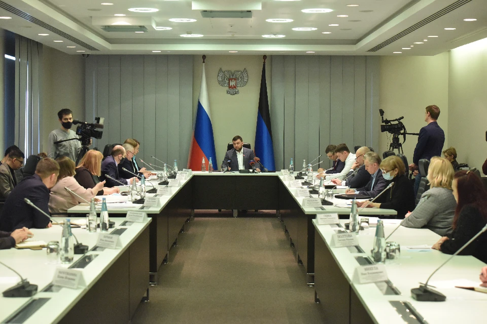 Пушилин поручил подготовить предложения о возможности повышения стипендий студентам. Фото: пресс-служба Главы ДНР