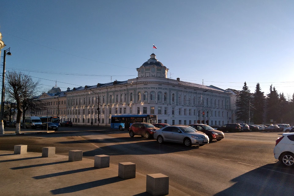 Губернатор на совещании в областном правительстве рассмотрел ситуацию по паводку и половодью.