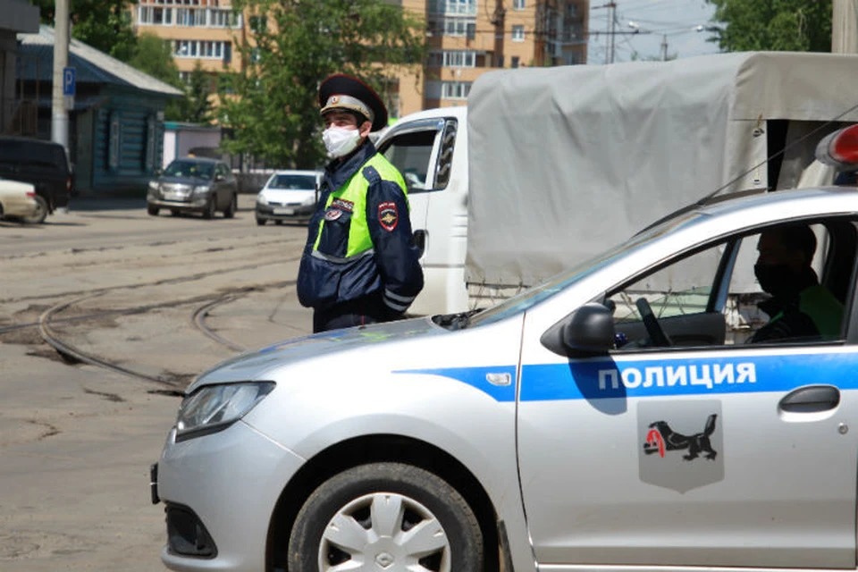 15-летний подросток из Иркутска угнал машину у матери и врезался в дерево
