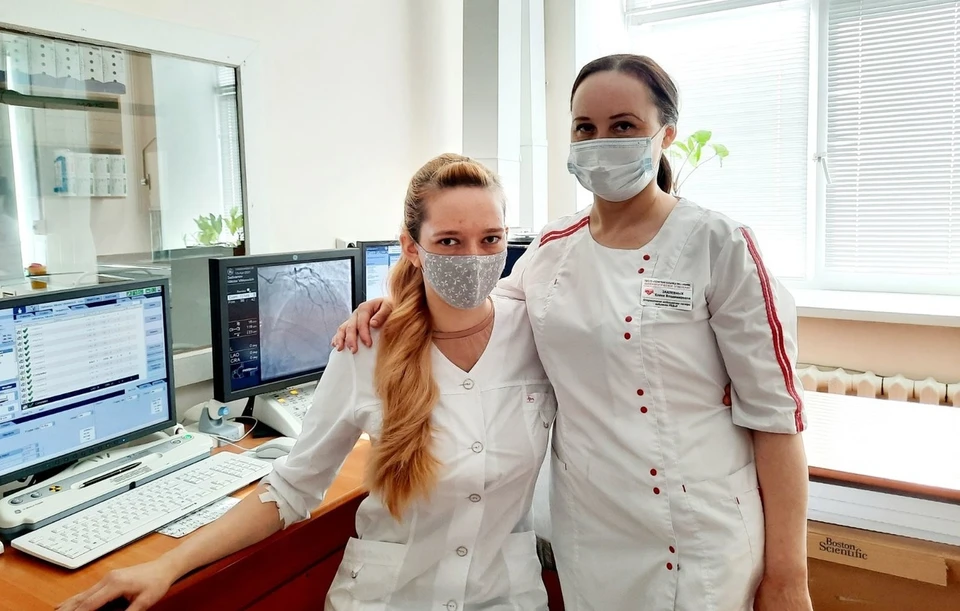 Врач из Ишима сразу после операции спасла мужчину с инфарктом (Ольга Трощагина на фото слева).