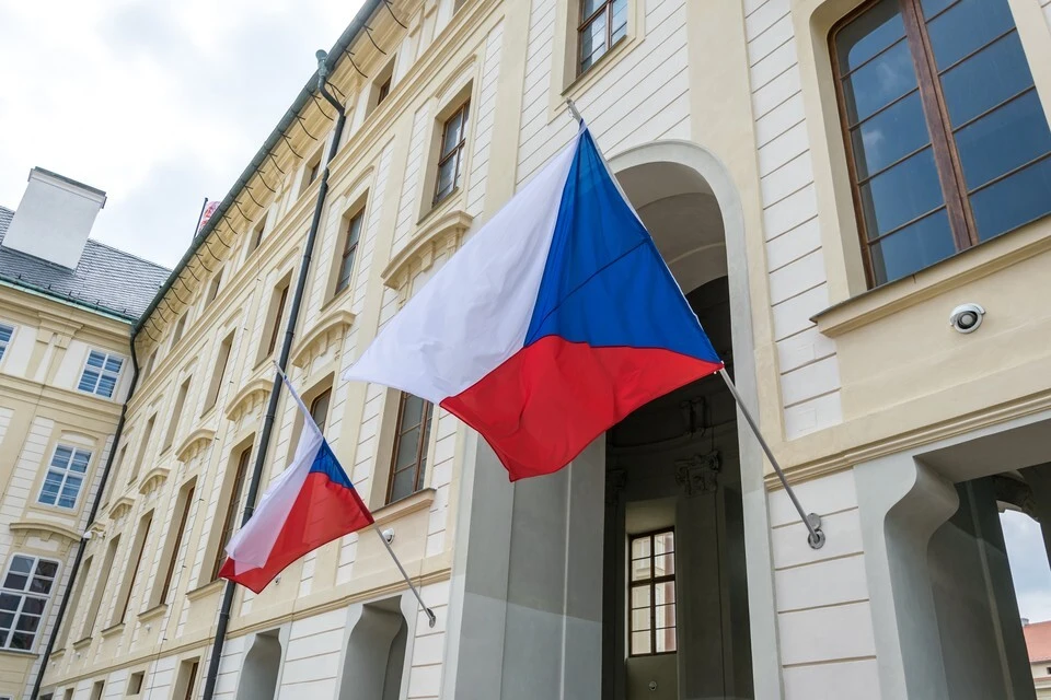 Власти Праги потребовали от посольства России освободить полгектара земли