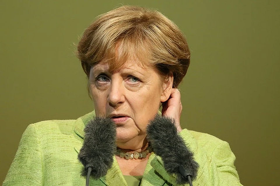Меркель заявила о необходимости оставаться в диалоге с Россией