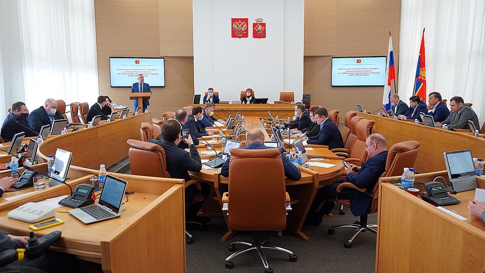 На сессии по внесению изменений в бюджет. Фото: администрация Красноярска