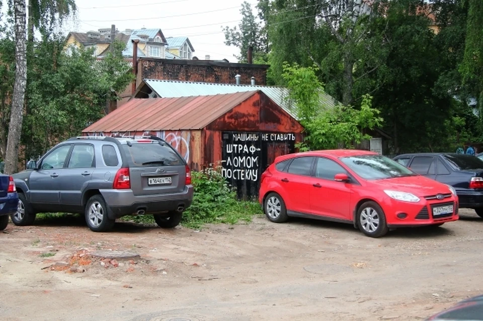 В Смоленске выявили незаконно установленные объекты.