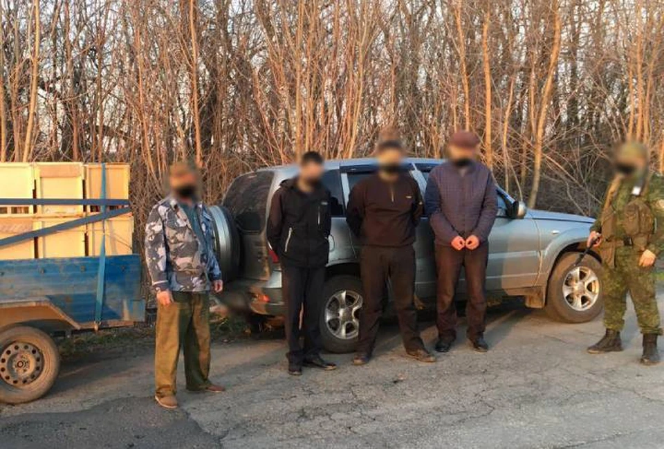 Подозреваемых задержали пограничники. Фото: пресс-службы ПУ ФСБ по Ростовской области