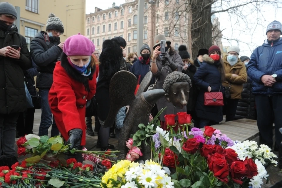 883 человека погибли от коронавируса на 29 апреля в Смоленской области.