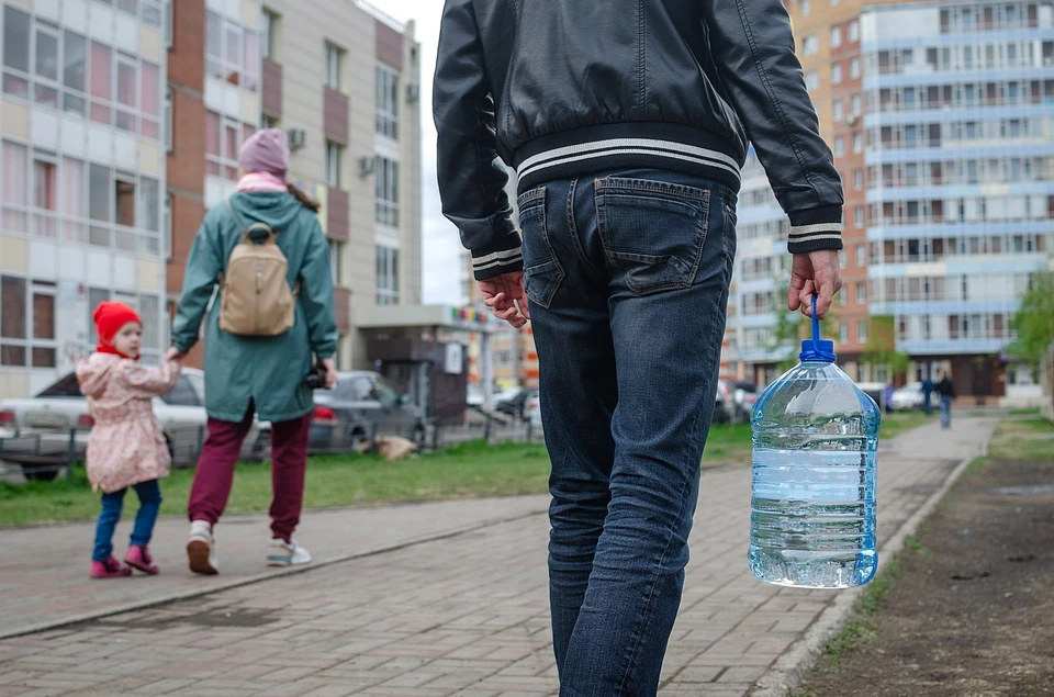 В Красноярске коммунальщики аварийно отключают холодную воду