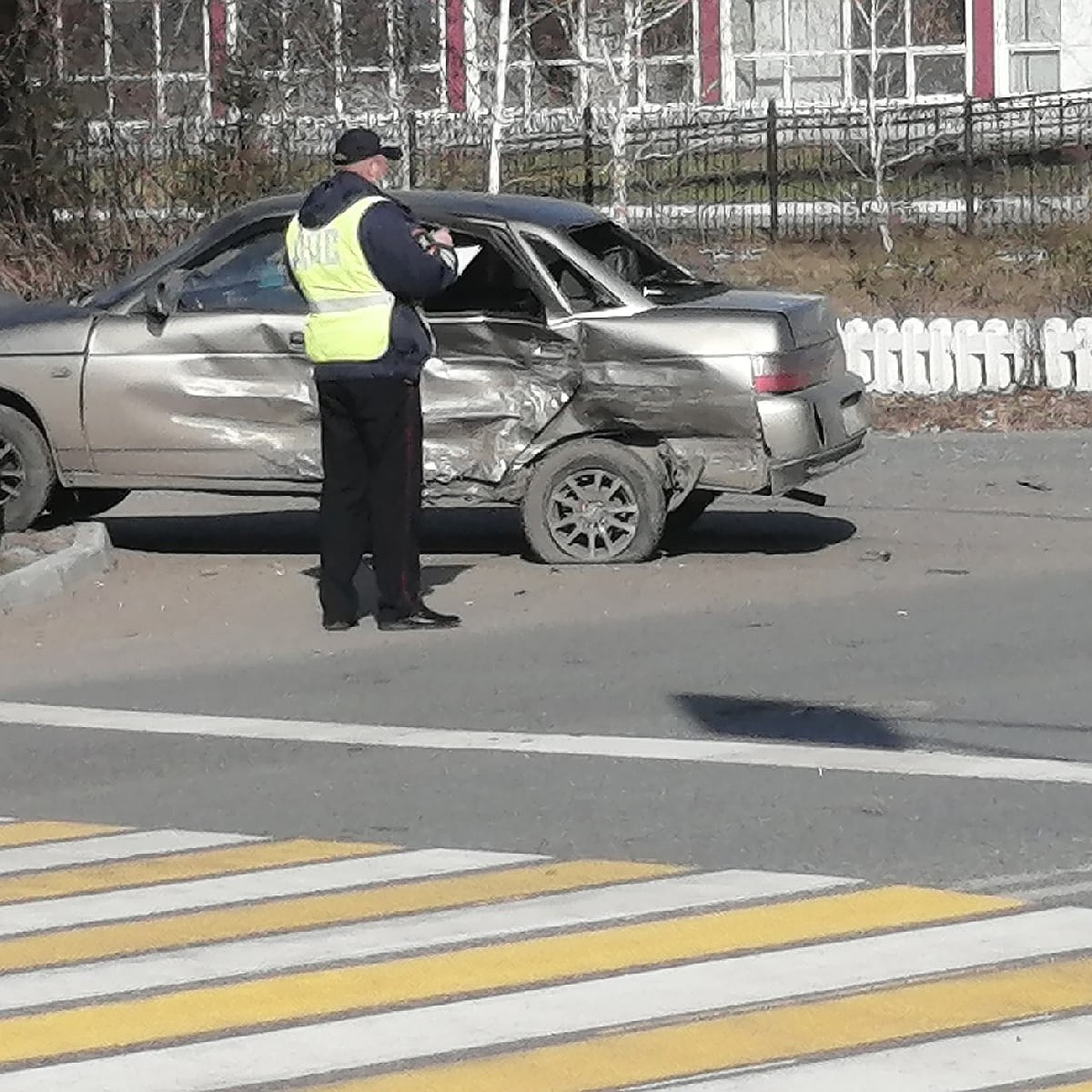 В Омске священник на Mercedes уснул за рулем и вылетел на встречку - KP.RU