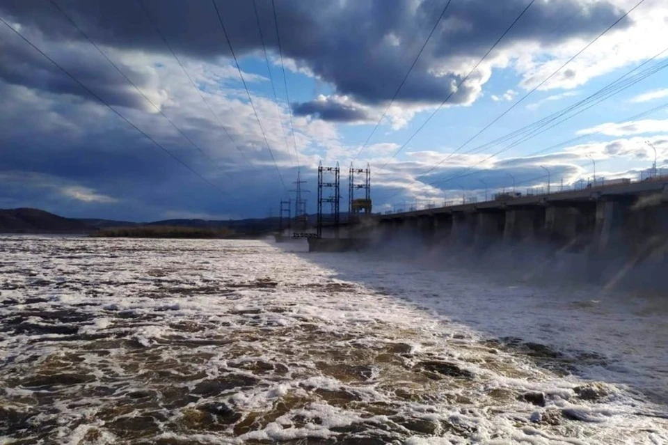 Сбросы на Жигулевской ГЭС продляться до 10 мая Фото: ГУ МЧС по Самарской области