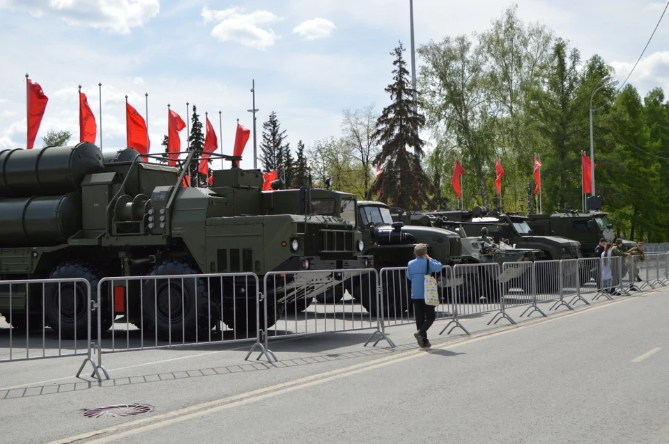 В Самаре работает выставка военной техники
