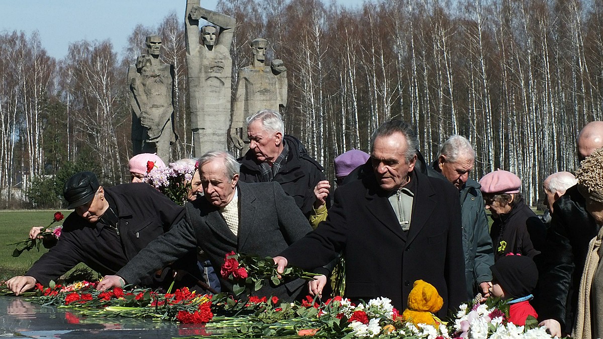 Как угнанных во время войны из России детей-рабов в Латвии превратили в  «оккупантов» - KP.RU