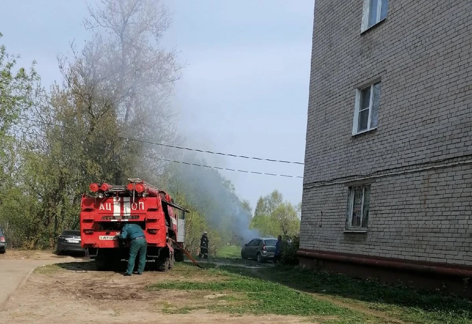 Автомобиль потушили спасатели Фото: vk.com/live_tver