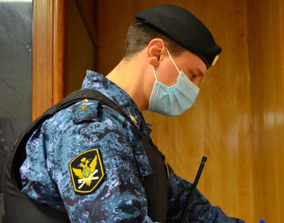 Мужчина задолжал своему сыну почти 180 тысяч рублей