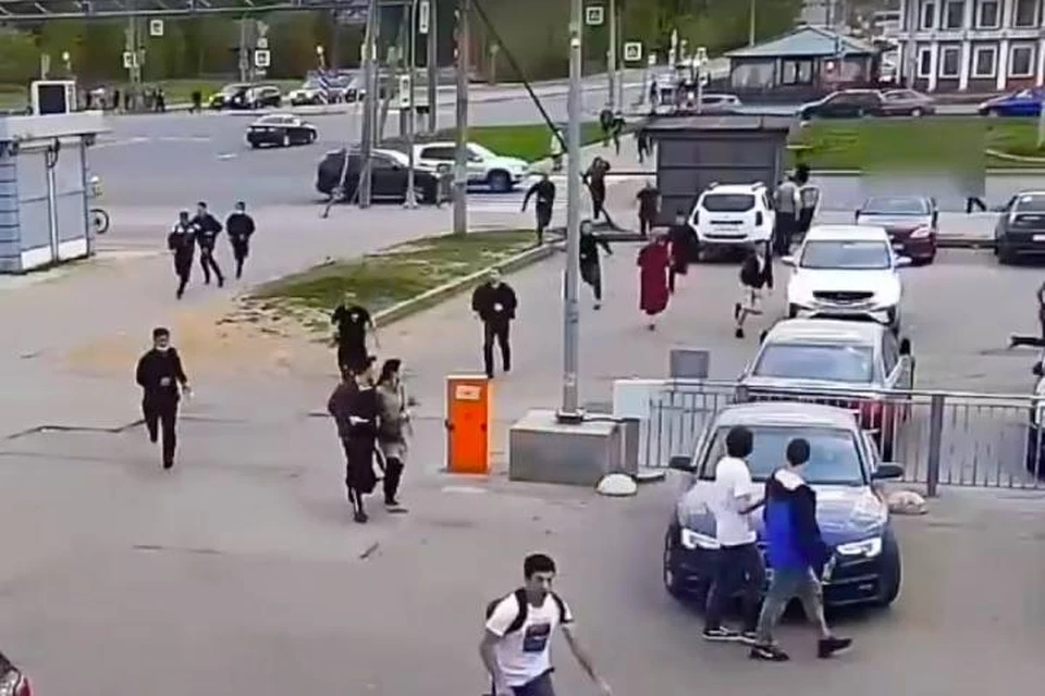 Полиция выясняет причины массовой драки на севере Петербурга