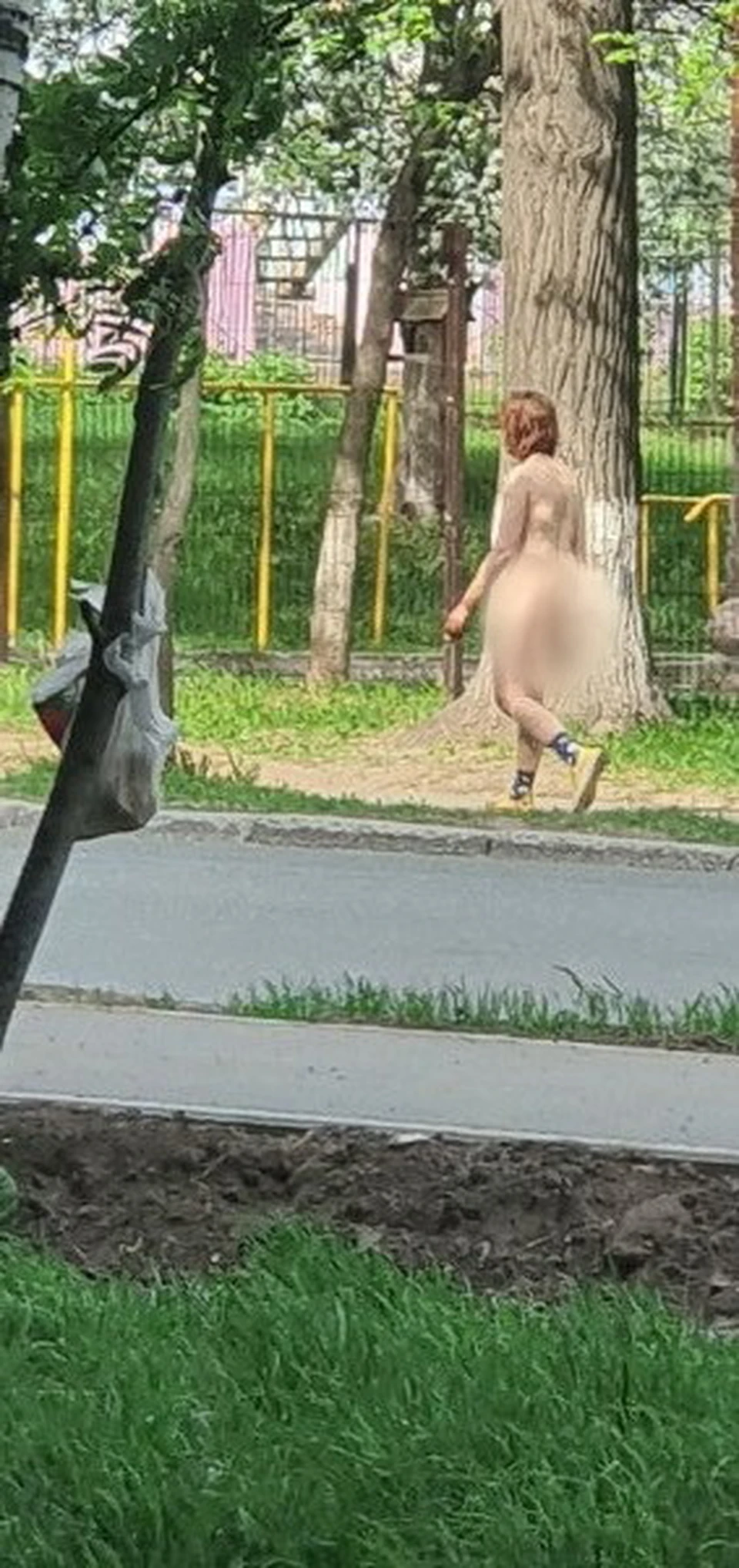 Голую женщину заметили на улице Коммунаров в Ижевске - KP.RU