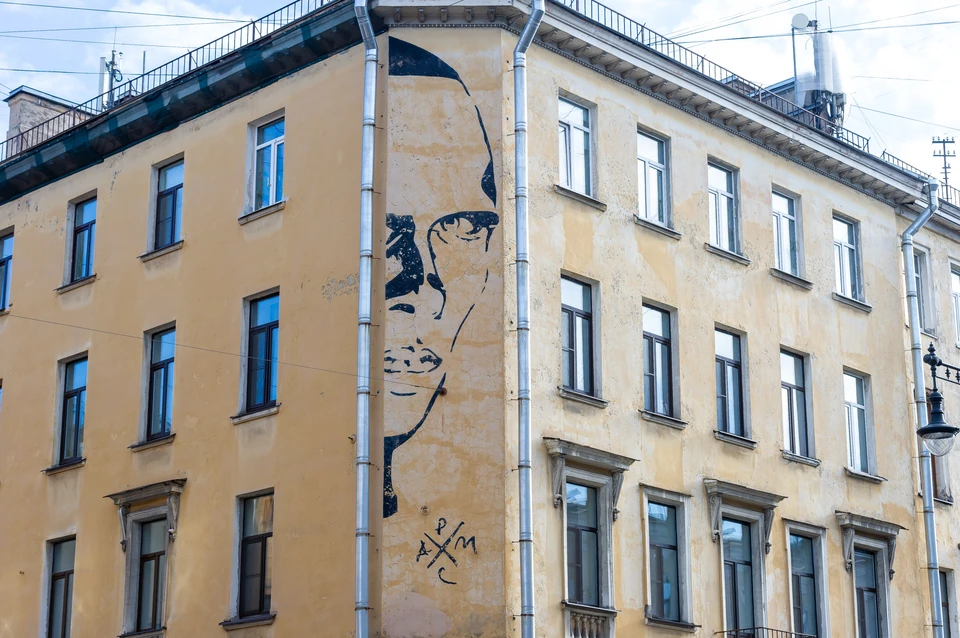 В Петербурге могут сохранить граффити с Даниилом Хармсом
