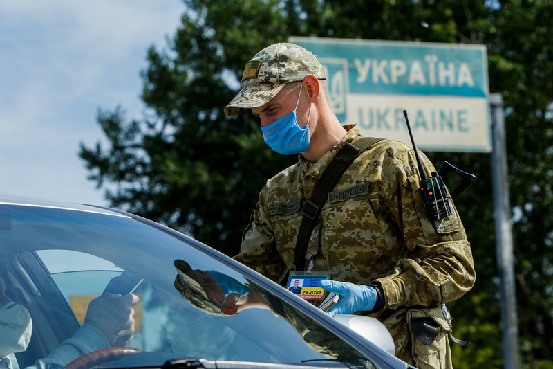 Пограничники могут потребовать, чтобы результат теста был распечатанный на бумаге или обязательно в формате PDF на личной электронной почте. Фото: соцсети