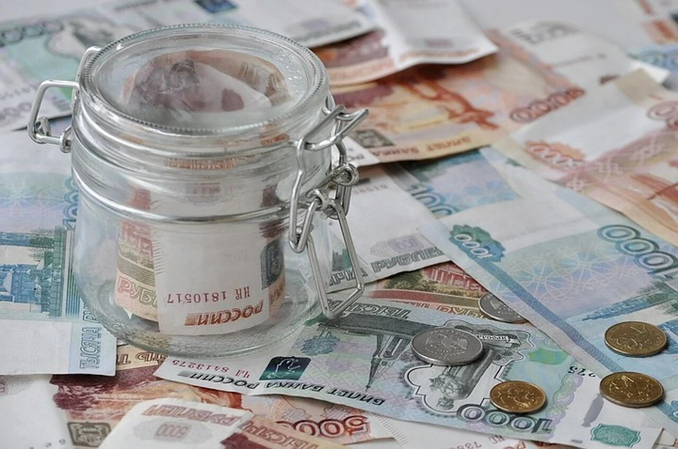 Россияне рассказали, сколько денег откладывают с зарплаты