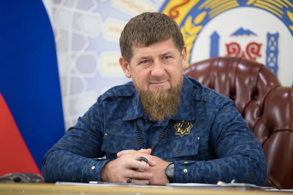 Напомним, на днях во время одного из прямых эфиров главы Чечни, пользователей сети с «левого» аккаунта написал Кадырову: «Ты не человек, ты просто – шайтан»