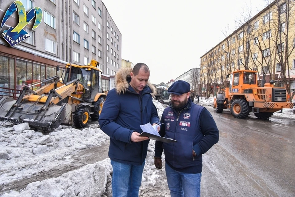 Станислава Ланина (слева) задержали по подозрению в получении взятки. Фото: администрация Мурманска