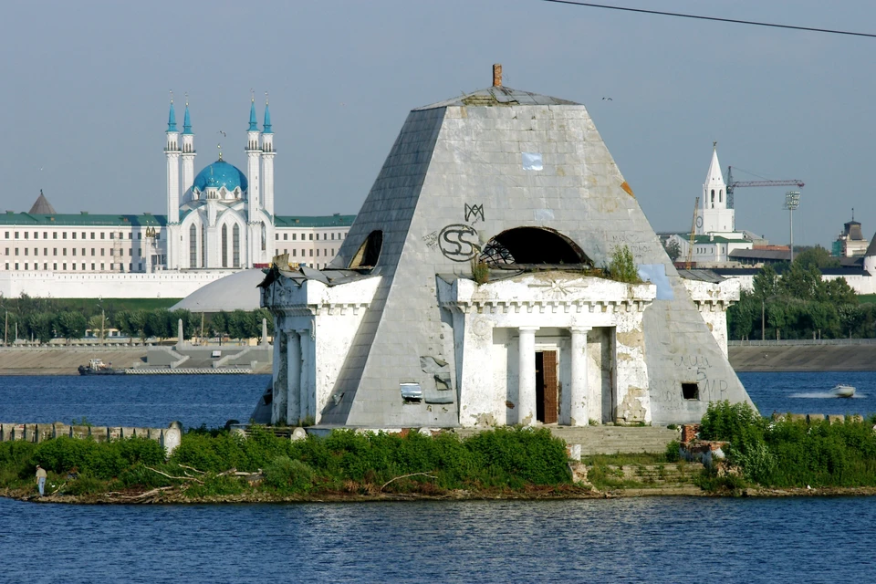 Храм-памятник воинам, павшим при взятии Казани в 1552 году.