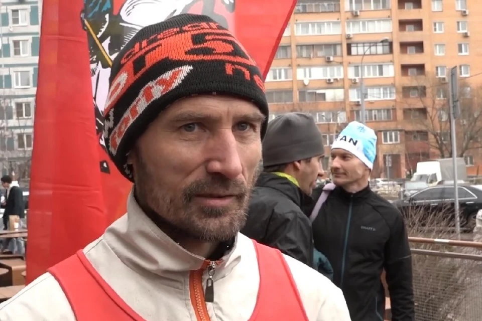 В начале мая спортсмен завершил пробег на 2 000 километров Москва - Грозный.