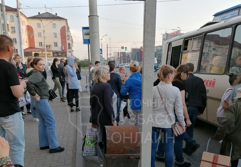 Запустят дополнительные автобусы до одного из районов Кемерова. Фото: «Кузбасс Онлайн».
