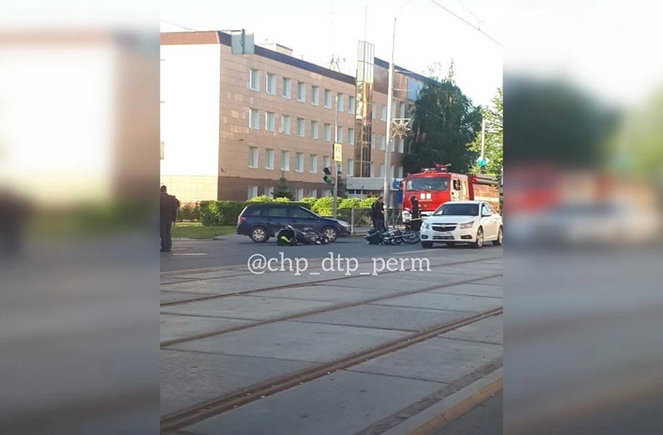 В ДТП пострадали пассажирки мотоциклов. Фото: ВКонтакте "ЧП ДТП Пермь".